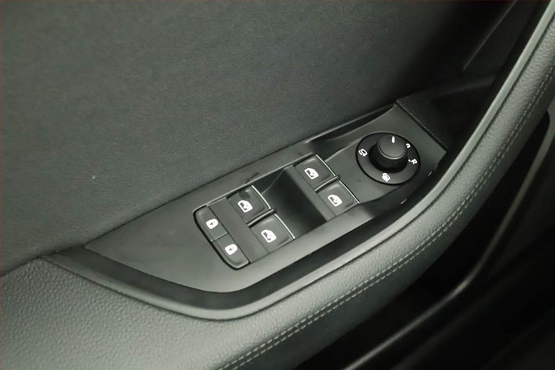 Škoda Superb (2019) Laurin&Klement 2.0 TSI - fotka 16 z 19