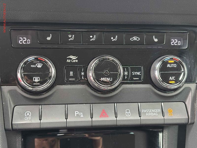 Škoda Karoq (2023) 1.5 TSi, Style, TZ, Webasto - fotka 14 z 18