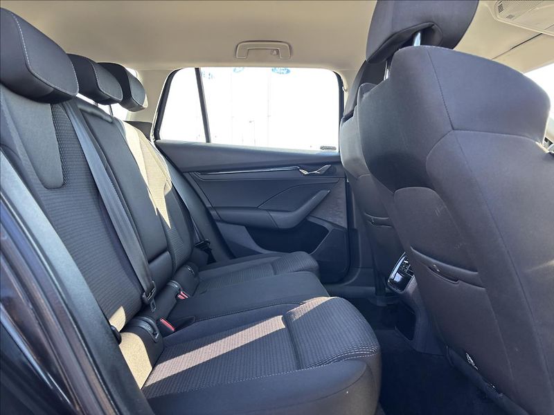 Škoda Octavia 1,5 TSI 110kW Ambition Combi - fotka 16 z 41