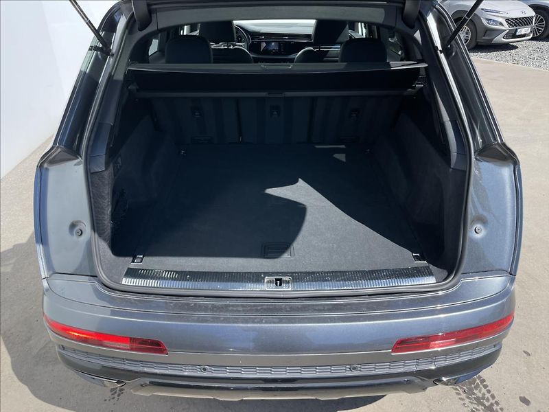 Audi Q7 3,0 50 TDI quattro S line - fotka 24 z 24