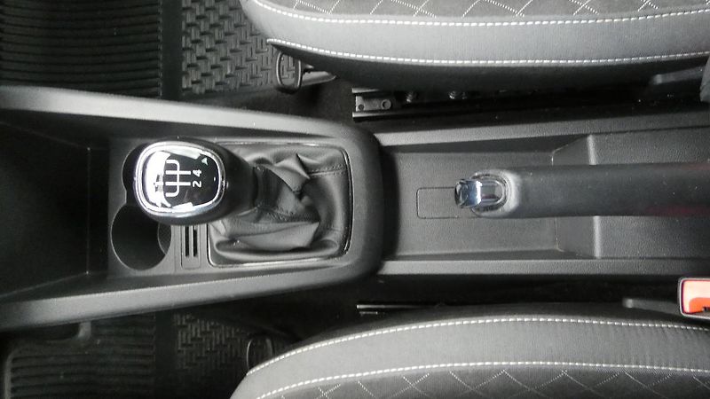Škoda Fabia Combi 1,0 TSI Ambition Tour - fotka 17 z 22