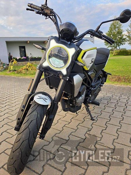 CFMOTO 300 CL-X (2024) - fotka 10 z 16