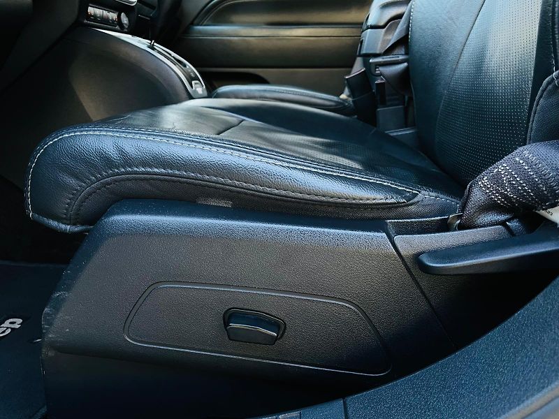 Jeep Compass 2.4i 4x4 AUT KAMERA TAŽNÉ - fotka 41 z 47