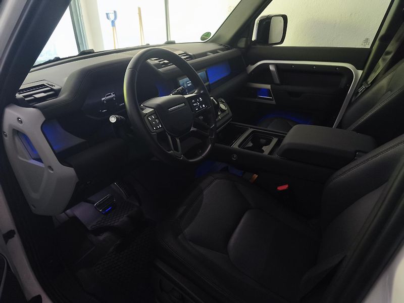 Land Rover Defender (2023) 110 X Dynamic - fotka 4 z 12