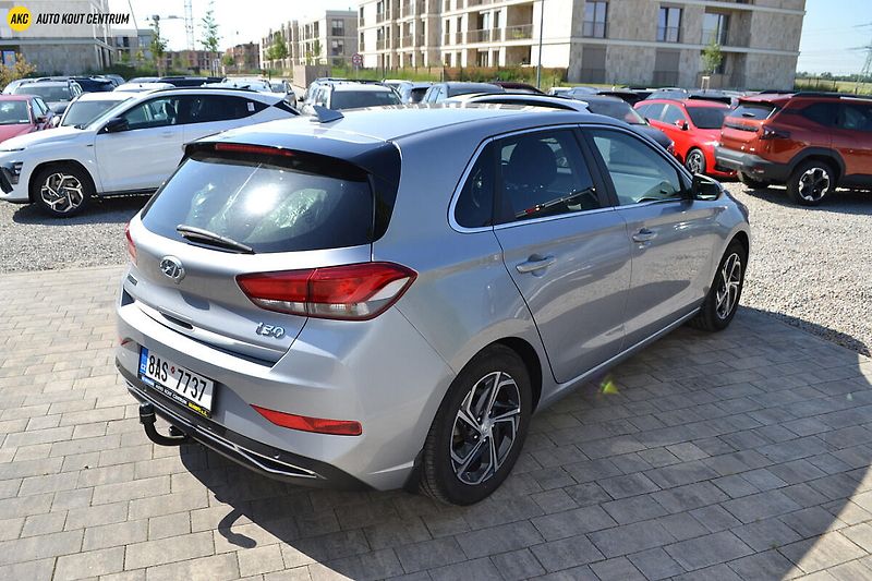 Hyundai i30 1.0T-GDI SMART ALU16 - fotka 5 z 49