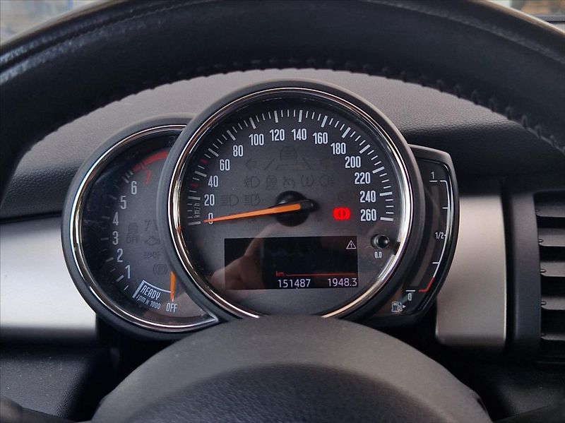 Mini Cooper 1,5 i 100kW LED VÝHŘEV - fotka 19 z 26