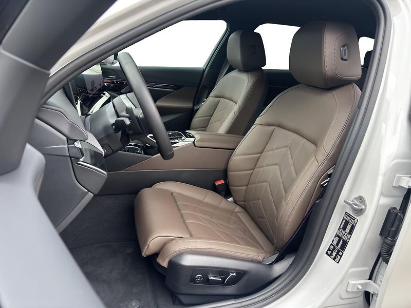 BMW Řada 5 520d xDrive M-Sport Pro Venti - fotka 5 z 12