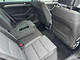 Volkswagen Passat (2022) Variant 2.0 TDI DSG Business - náhled 10