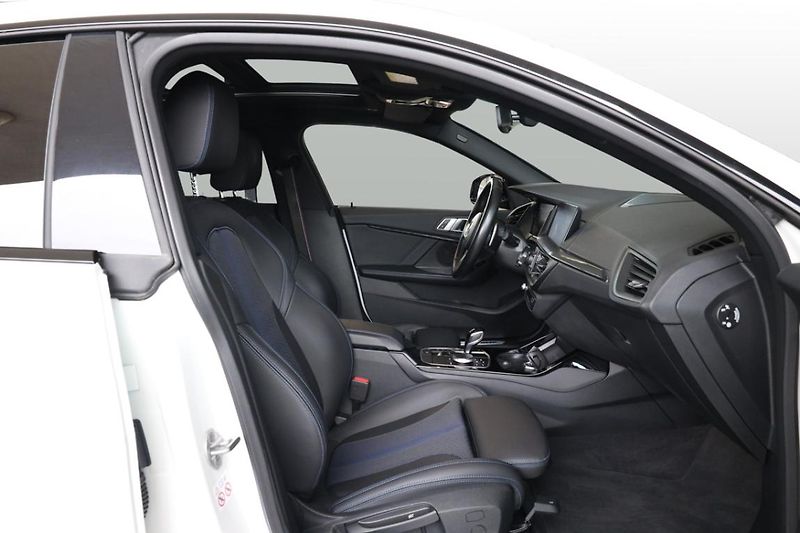 BMW Řada 2 M235i xDrive Gran Coupé - fotka 20 z 25
