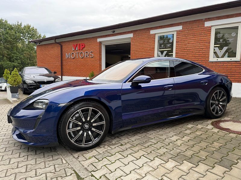 Porsche Taycan TURBO-BOSE- SERVIS - fotka 2 z 33