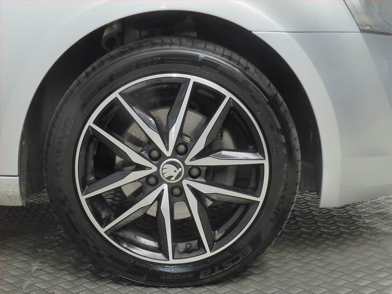 Škoda Octavia (2014) Ambition 2.0 TDI, Navi - fotka 14 z 17