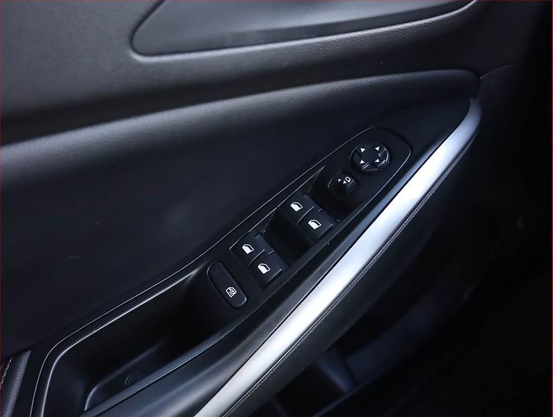 Opel Grandland X (2022) Ultimate 1.5 CDTI - fotka 21 z 22
