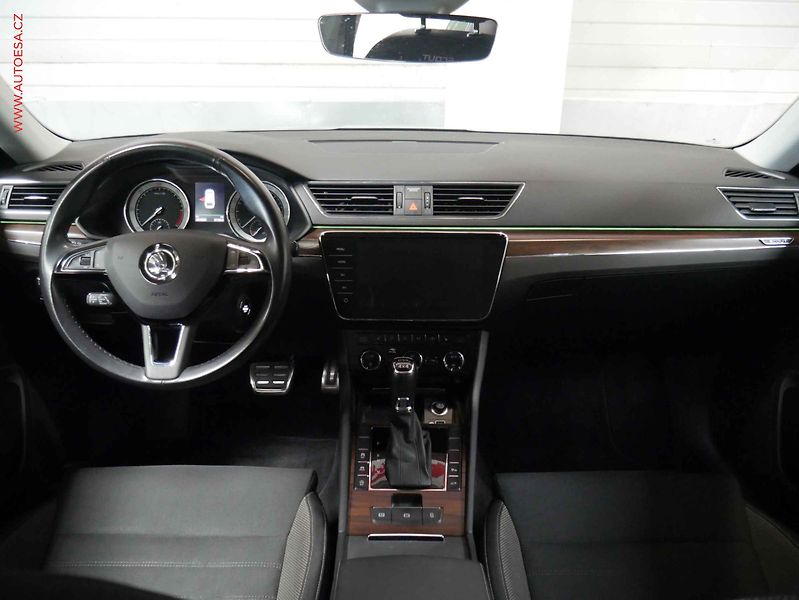 Škoda Superb (2020) 2.0 TDI 4x4, Scout, DSG, LED - fotka 8 z 24