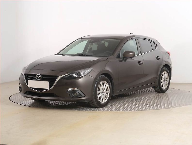 Mazda 3 (2015) 1.5 Skyactiv-G, Xenony - fotka 2 z 18