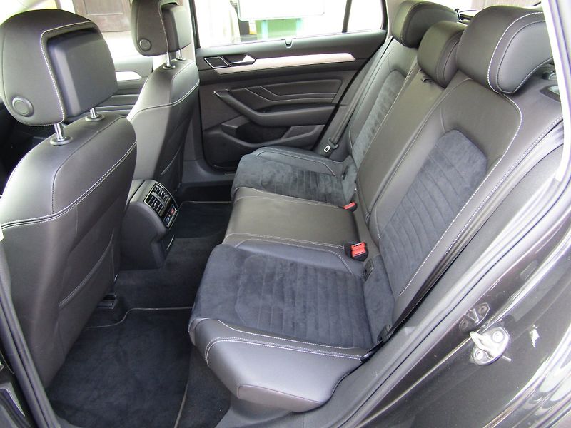 Volkswagen Passat Variant (2020) 2.0 TDI 110kW DSG  ACC - fotka 24 z 45