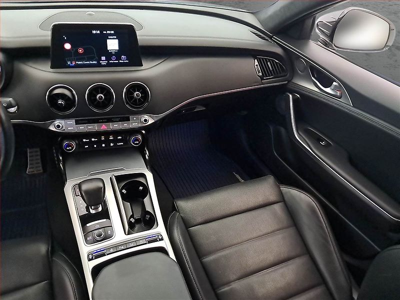 Kia Stinger (2020) 3.3 T-GDI - fotka 8 z 17