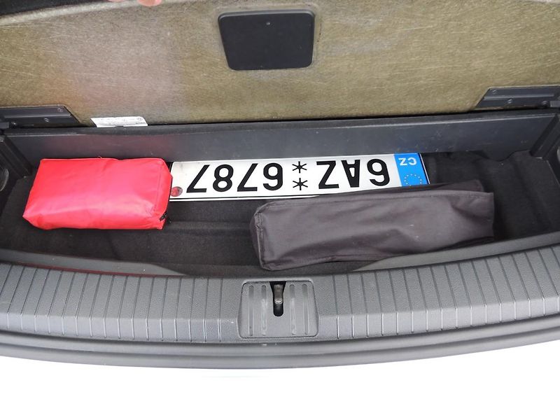 Volkswagen Touran (2018) 1.4TSi,110kw,7míst,Top výbava, - fotka 24 z 55