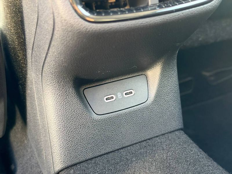 Škoda Fabia Selection 1,0 TSI 70 kW 5° MP - fotka 27 z 31