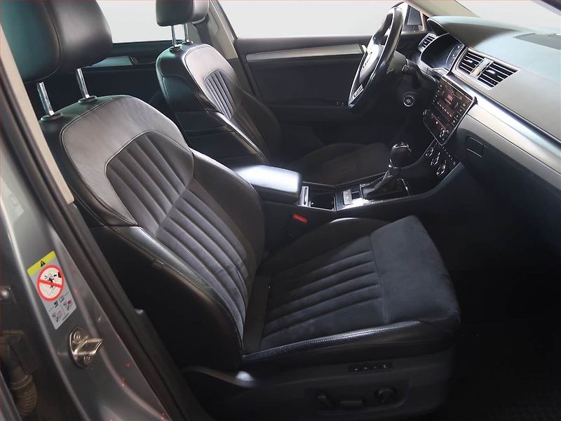 Škoda Superb (2019) 2.0 TDI, Automat, Kůže, Navi - fotka 9 z 19