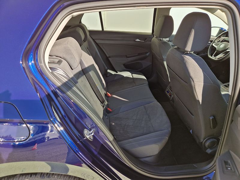 Volkswagen Golf Style 1.5 TSI - fotka 33 z 36