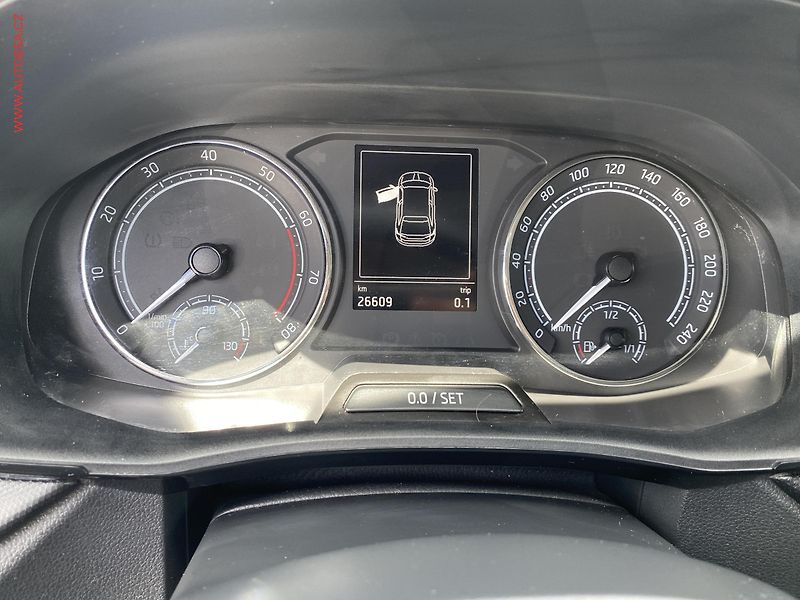 Škoda Fabia (2022) 1.0 MPi, ČR, Ambition, +kola - fotka 12 z 16
