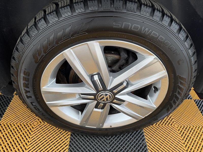 Volkswagen Caravelle 2.0Tdi*110kw*4x4*8-Mist*CZ*DPH - fotka 34 z 37