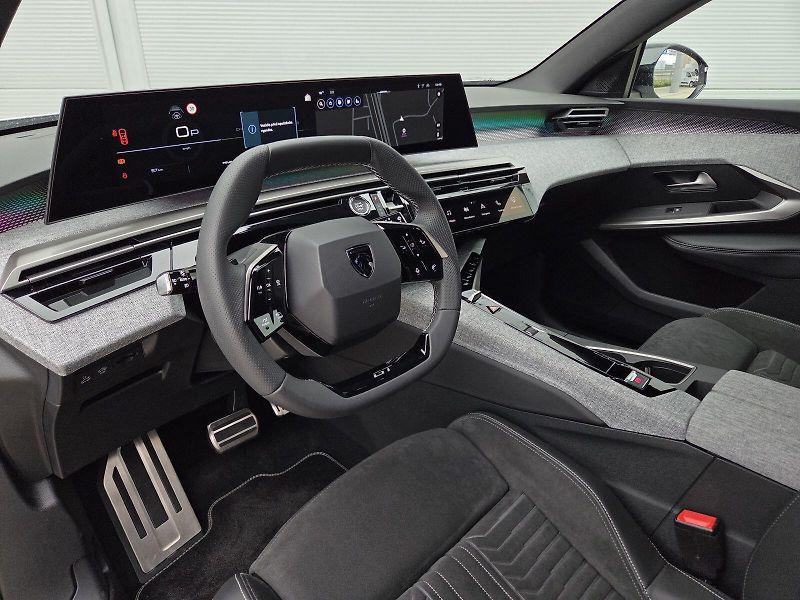 Peugeot 5008 (2025) 5008 GT Hybrid 145 e-DCS6 - fotka 11 z 16