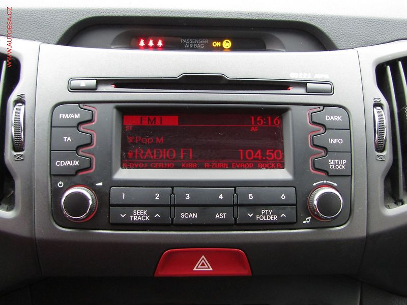 Kia Sportage (2011) 1.7CRDi, ČR, AC, park.asist - fotka 12 z 12