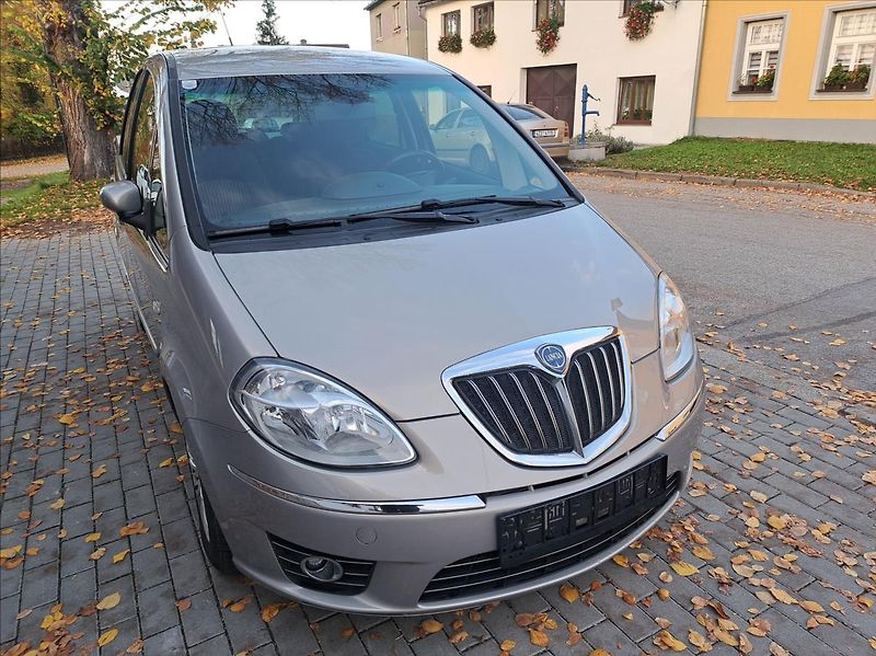 Lancia Musa 1,4 i Comfort - fotka 16 z 52