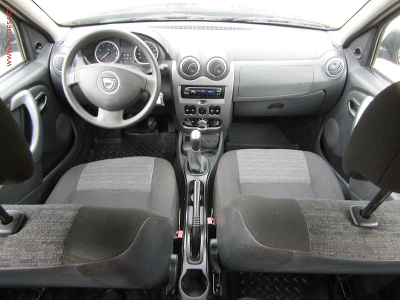 Dacia Duster (2011) 1.6i, ČR - fotka 9 z 16