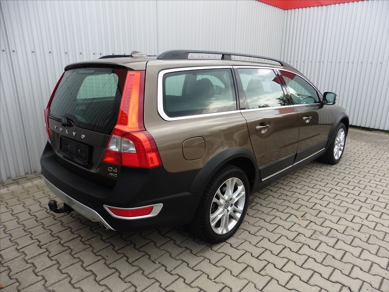 Volvo XC70 2,4 D Summum AWD, Navi... - fotka 4 z 16
