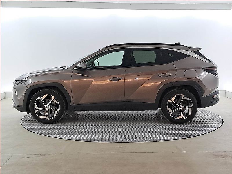 Hyundai Tucson (2022) 1.6 T-GDI HEV - fotka 3 z 23