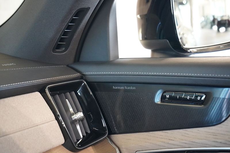 Volvo XC90 T8 PLUS Dark, Vzduch, 360° - fotka 41 z 49