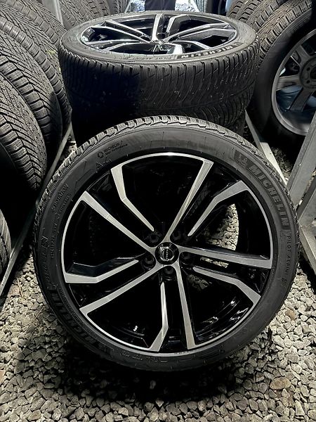 Volvo V90 T8 AWD ULTRA *VZDUCH* + kola - fotka 2 z 60