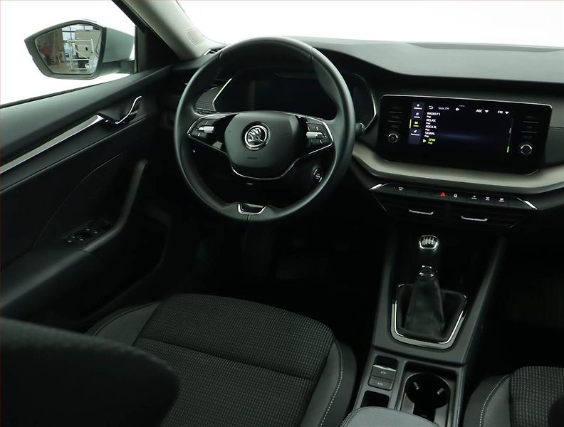 Škoda Octavia (2023) Ambition 2.0 TDI, ČR,1.maj - fotka 7 z 15