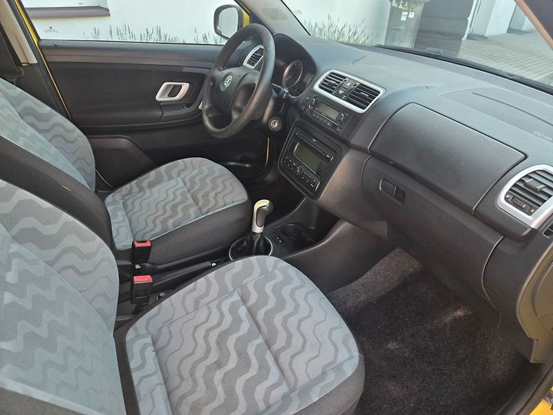 Škoda Fabia (2009) 1.4 16V Serviska - fotka 18 z 30