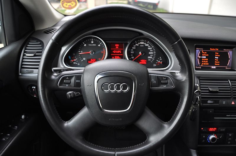 Audi Q7 (2010) 3.0 TDi V6 QUATTRO,XENONY,FACE - fotka 12 z 47