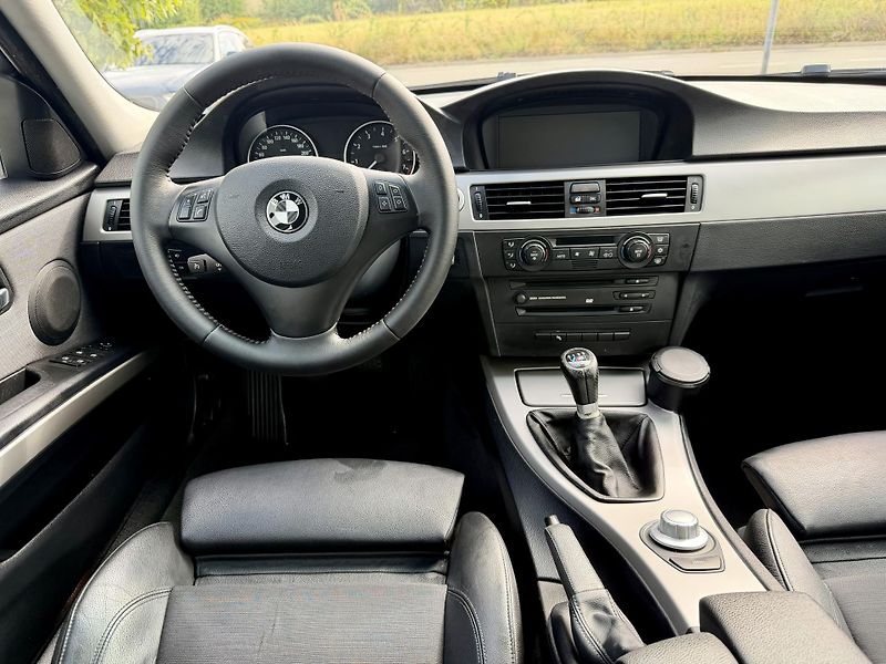BMW Řada 3 (2005) 325I MANUÁL XENONY POLOKŮŽE!!! - fotka 9 z 18