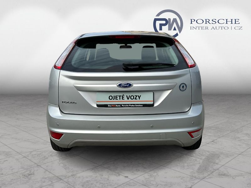 Ford Focus 1.6 i 74 KW - fotka 5 z 15