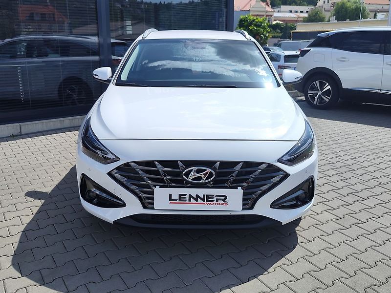 Hyundai i30 1.5 T-GDI/117kW Smart DCT - fotka 2 z 32