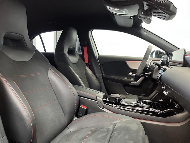 Mercedes-Benz Třídy A Třídy Mercedes-AMG A 45 S 4MAT - fotka 16 z 22