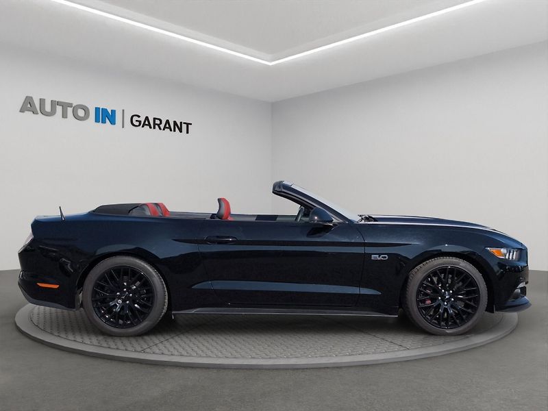 Ford Mustang (2017) Convertible GT 5.0 V8 310kW, Č - fotka 4 z 30