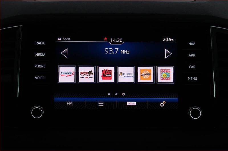 Škoda Karoq (2020) 1.5 TSI - fotka 16 z 20