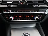BMW Řada 5 (2017) Luxury Line 520d xDrive, 4X4 - náhled 19