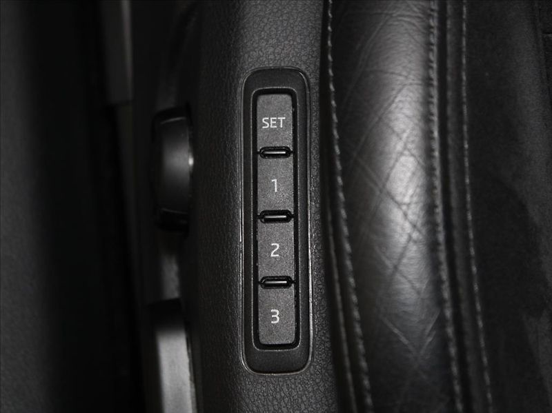 Škoda Superb 2,0 TDi 140kW 4x4 Style Plus - fotka 20 z 31