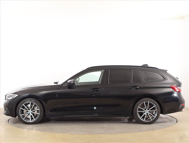 BMW Řada 3 (2020) 330 d xDrive, 4X4, Automat - fotka 3 z 18