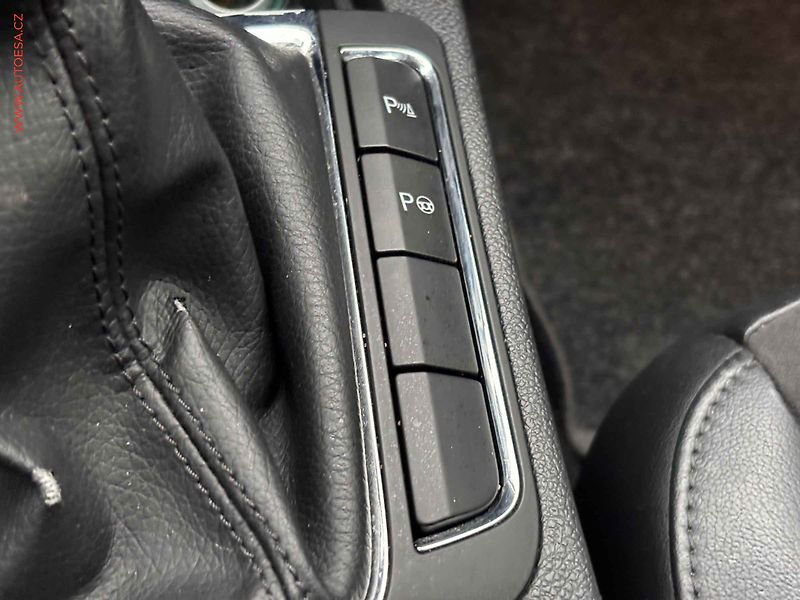 Škoda Superb (2014) 2.0 TDi, ČR, Elegance - fotka 16 z 19