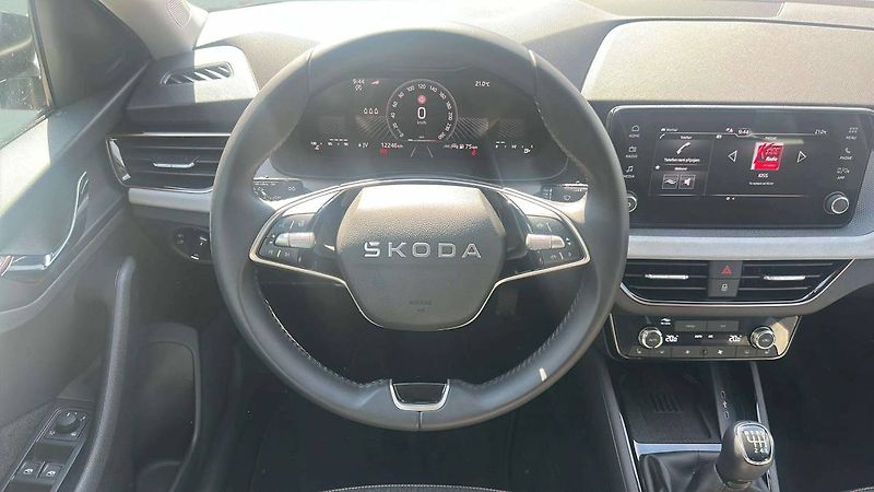 Škoda Scala Top Selection 1,0 TSI 85kW MT6 - fotka 8 z 27
