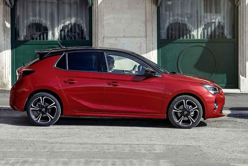 Opel šel cestou co nejnižší možné ceny, v základu nabízí tedy jediný motor.