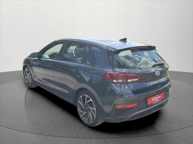 Hyundai i30 1,5 1.5 T-GDI MildH Family DCT - fotka 5 z 25